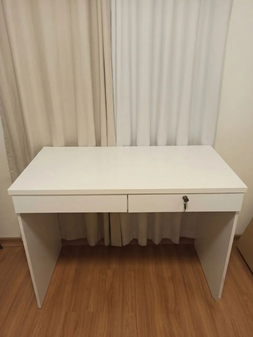 Escrivaninha / Penteadeira 