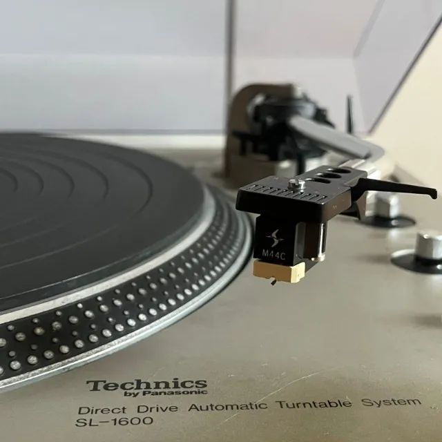 Technics SL-1600 + Shure M44C - Aparelhos de Som - Jardim