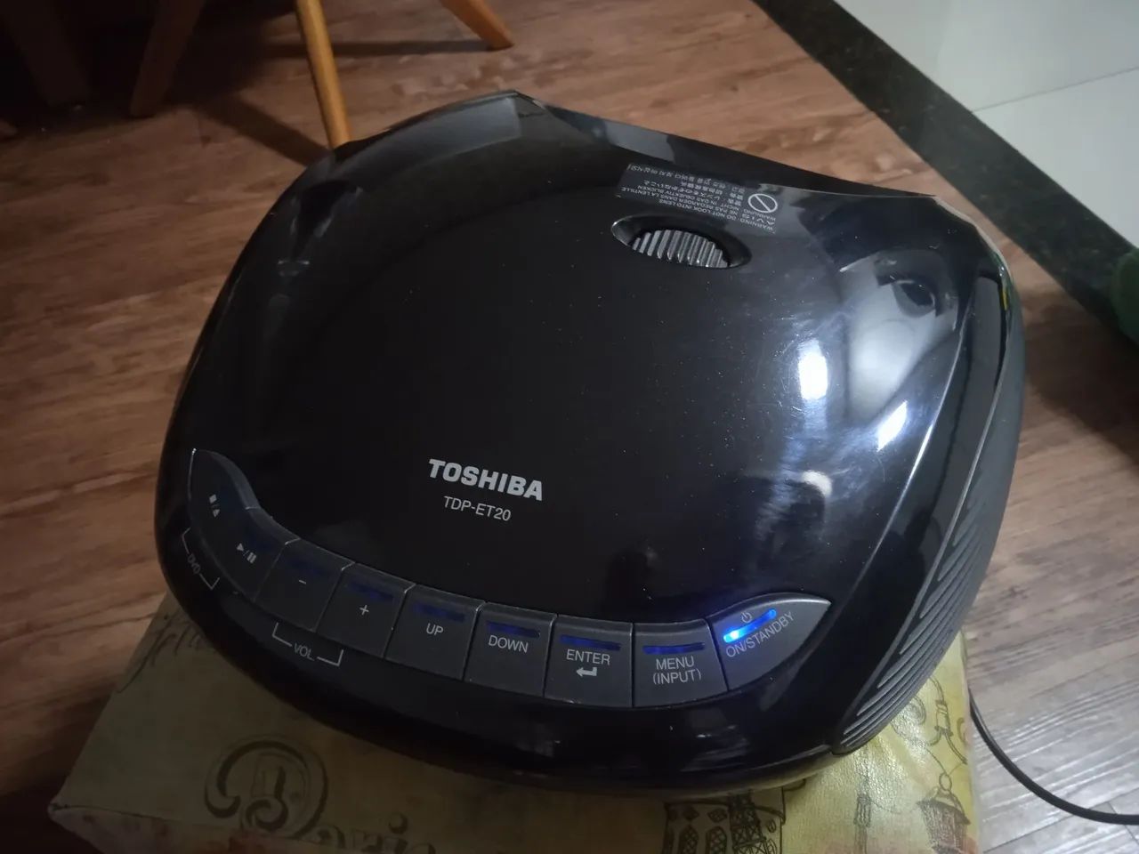Projetor Toshiba TDP-ET20 com defeito 