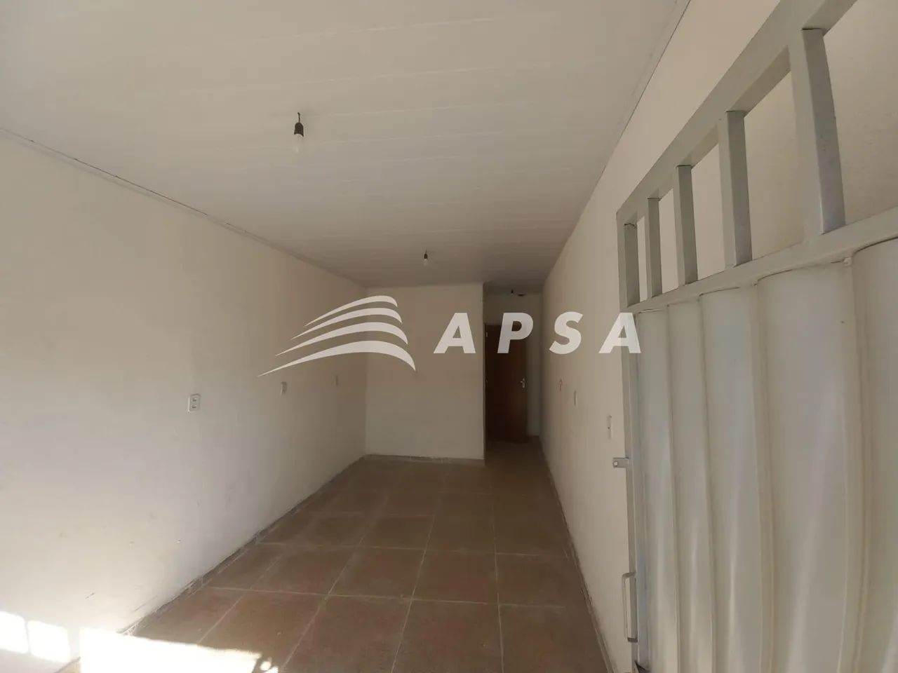 APSA ALUGA EXCELENTE IMÓVEL TIPO LOJA FRENTE PARA A RUA COMPOSTO DE AREA DE ATENDIMENTO E  - Foto 5