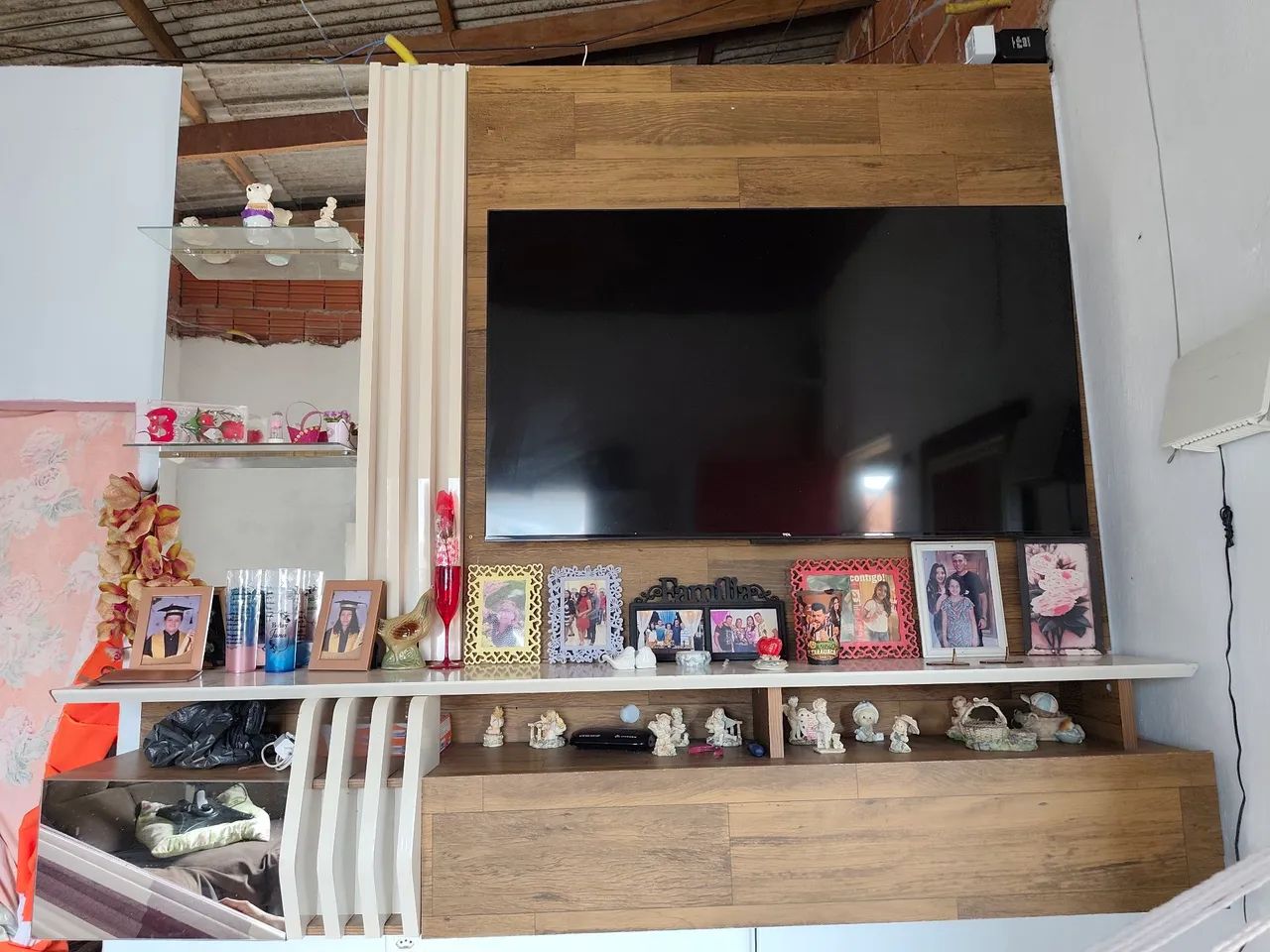 Vende-se esse painel e essa tv