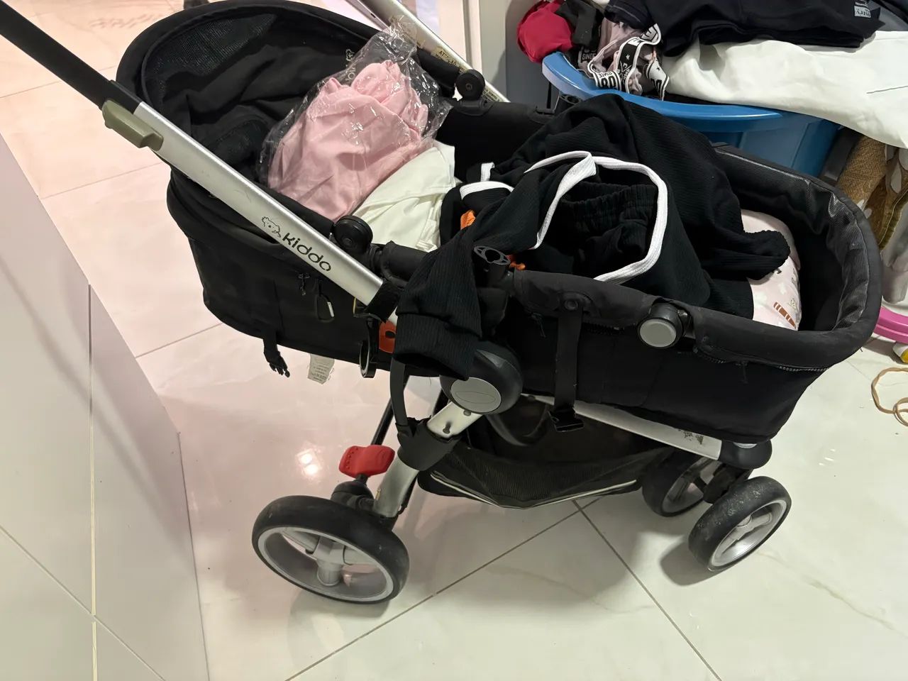 Carrinho de bebê Moisés mais bebê conforto 