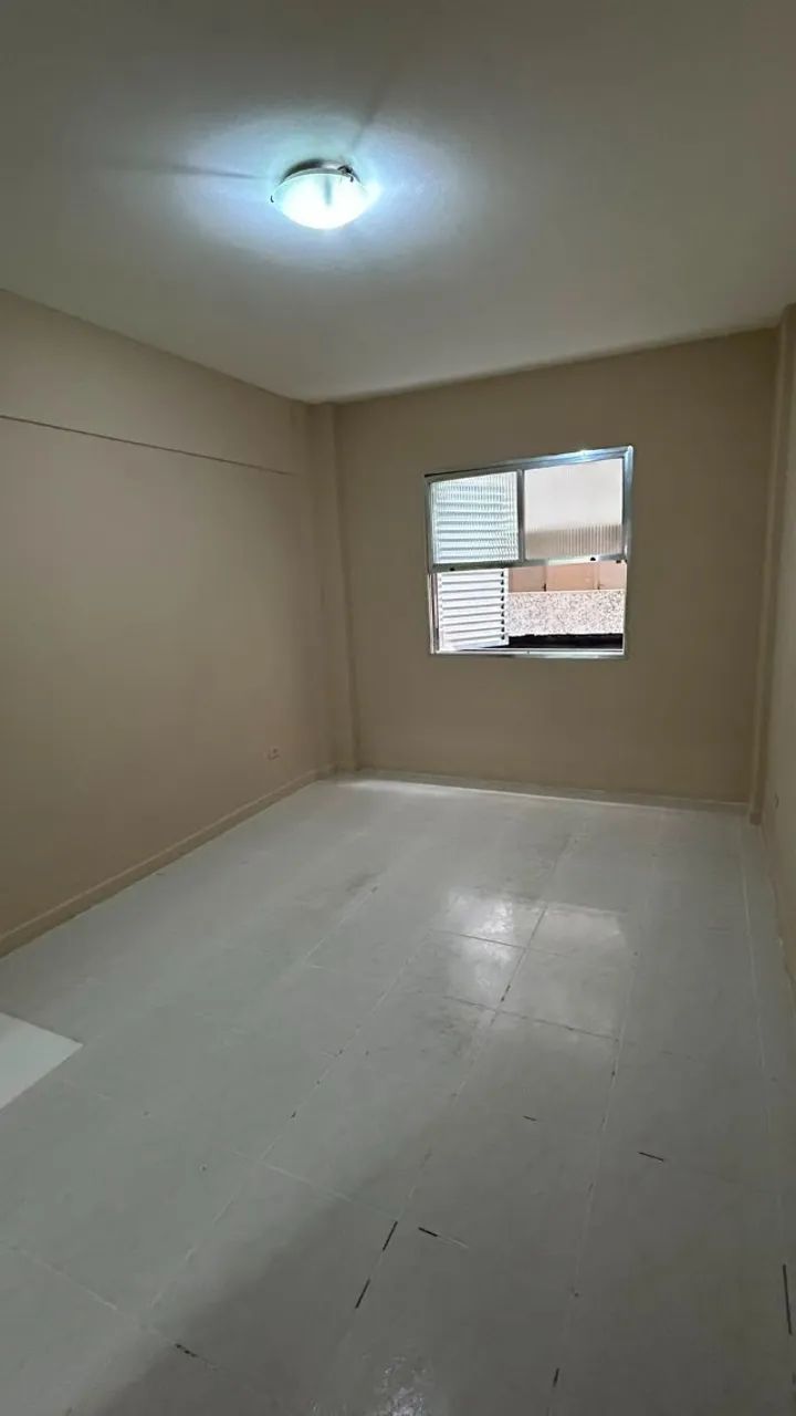 Kitnet - Bairro Ponta da Praia - Santos, SP