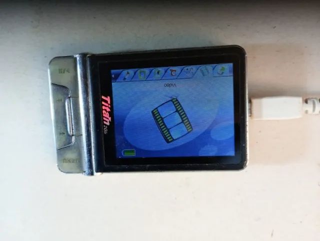 MP5 Player Titan 2GB Antigo Com Camera Radio Retro Y2K - Foto 2