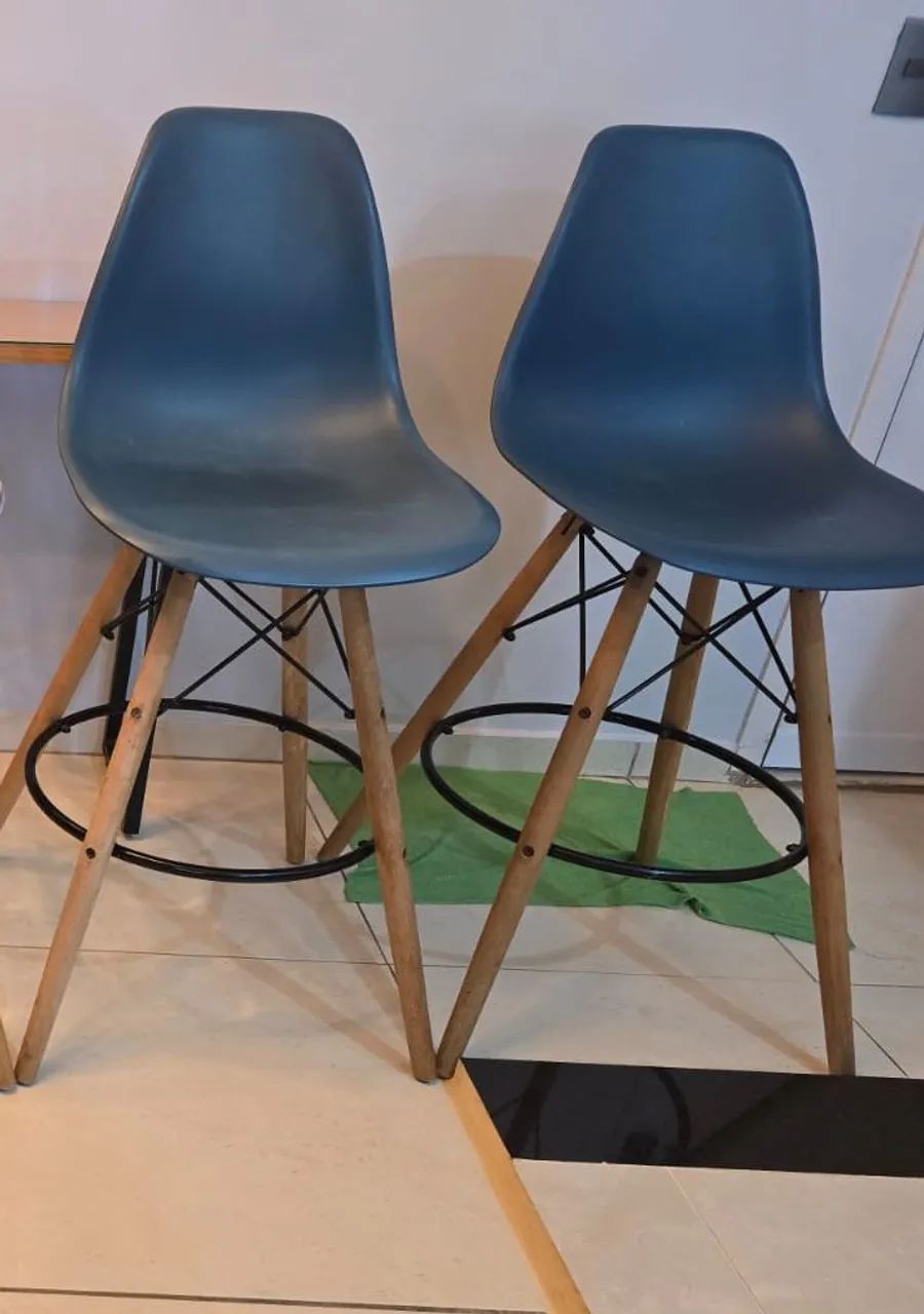 Banquetas Eames Azul