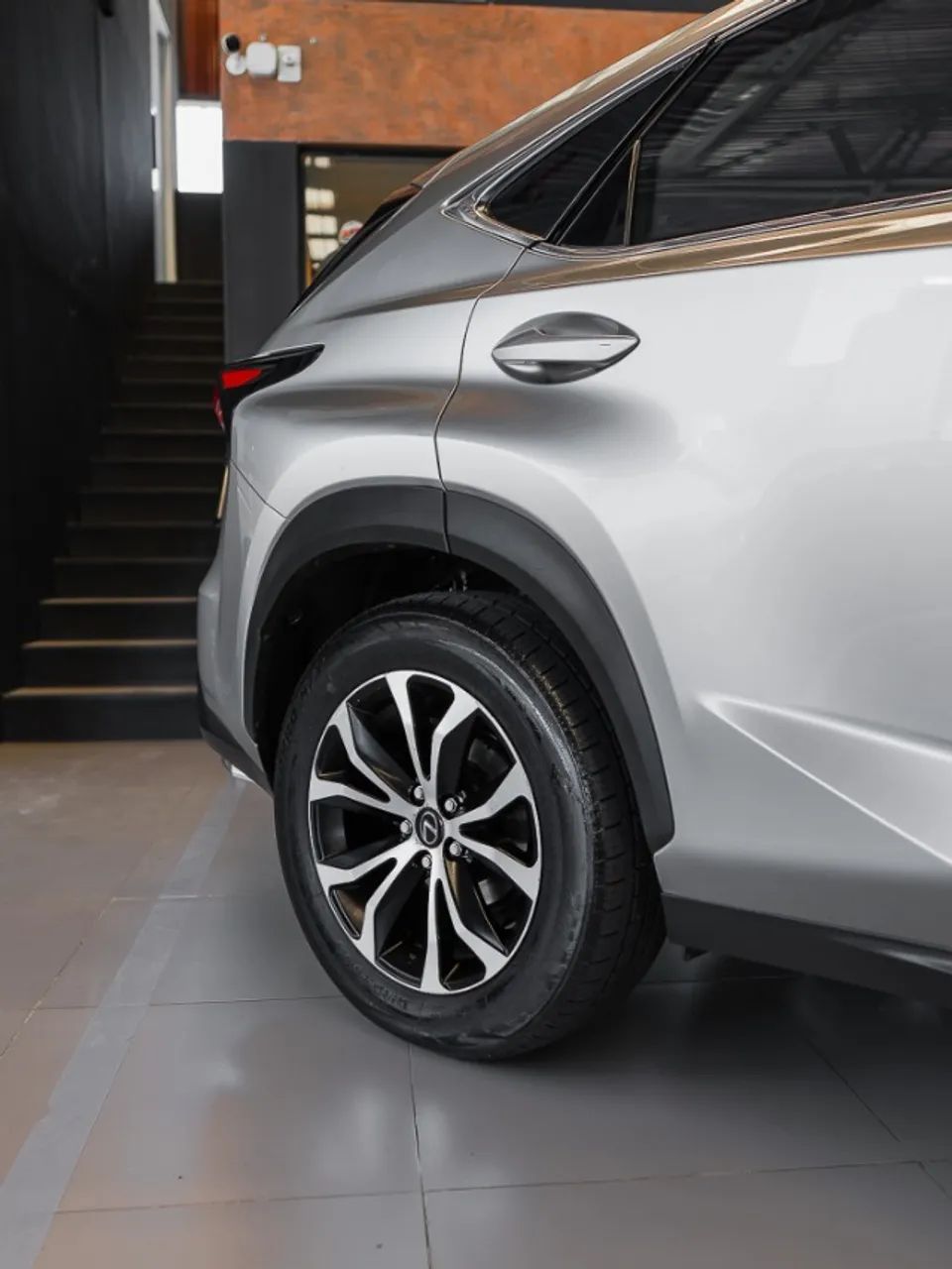 Lexus NX-200t F-sport 2.0 16V 238cv Aut., foto 9 de 18