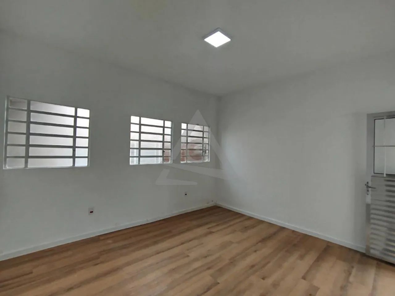 Casa para alugar em Campinas, Vila Lemos, com 1 suíte, com 57 m²