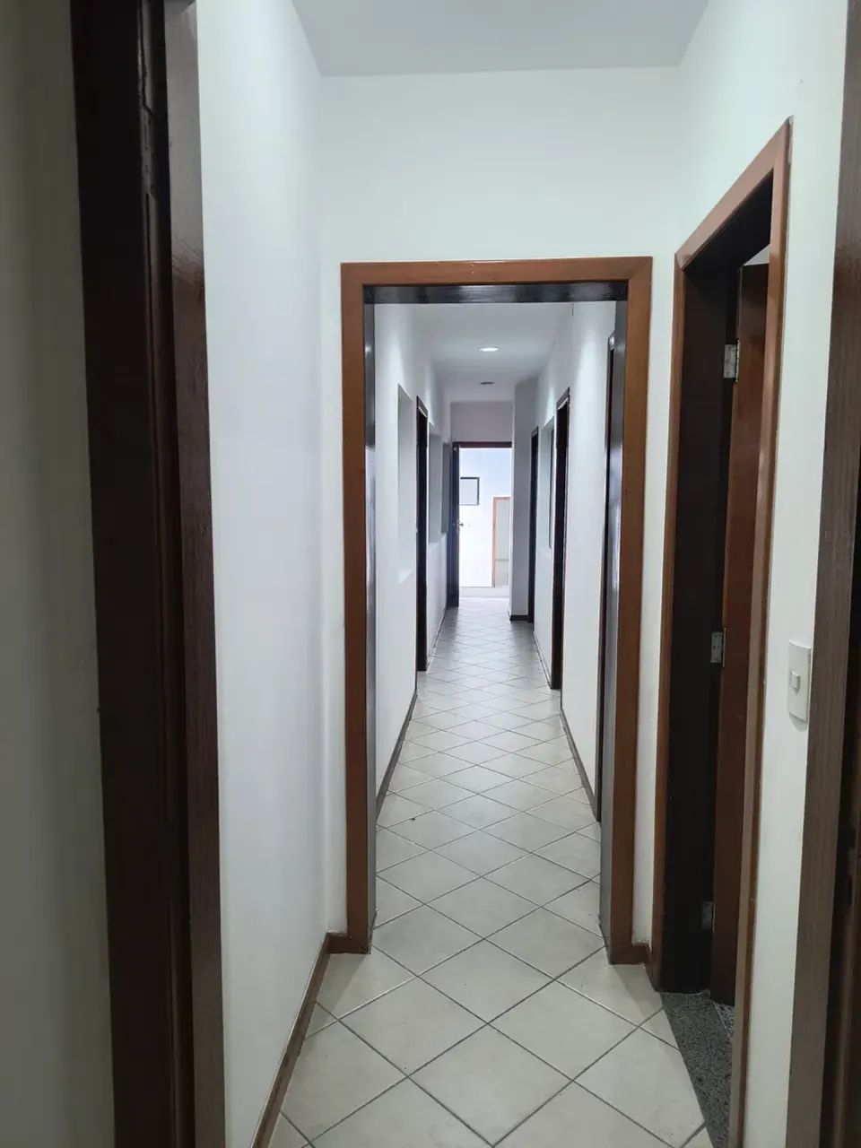 Alugo ótima casa comercial em Morada de Camburi - Foto 3