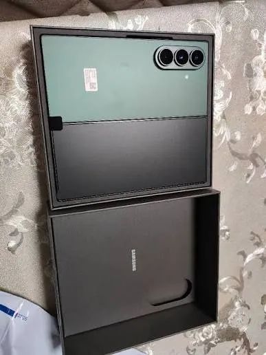 Samsung Galaxy Z Fold 8 Ultra 256GB - Foto 2