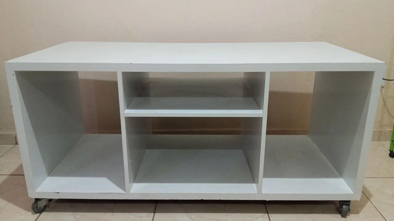 Rack Multiuso Branco para TV com Rodinhas - Ótimo Estado - Foto 3