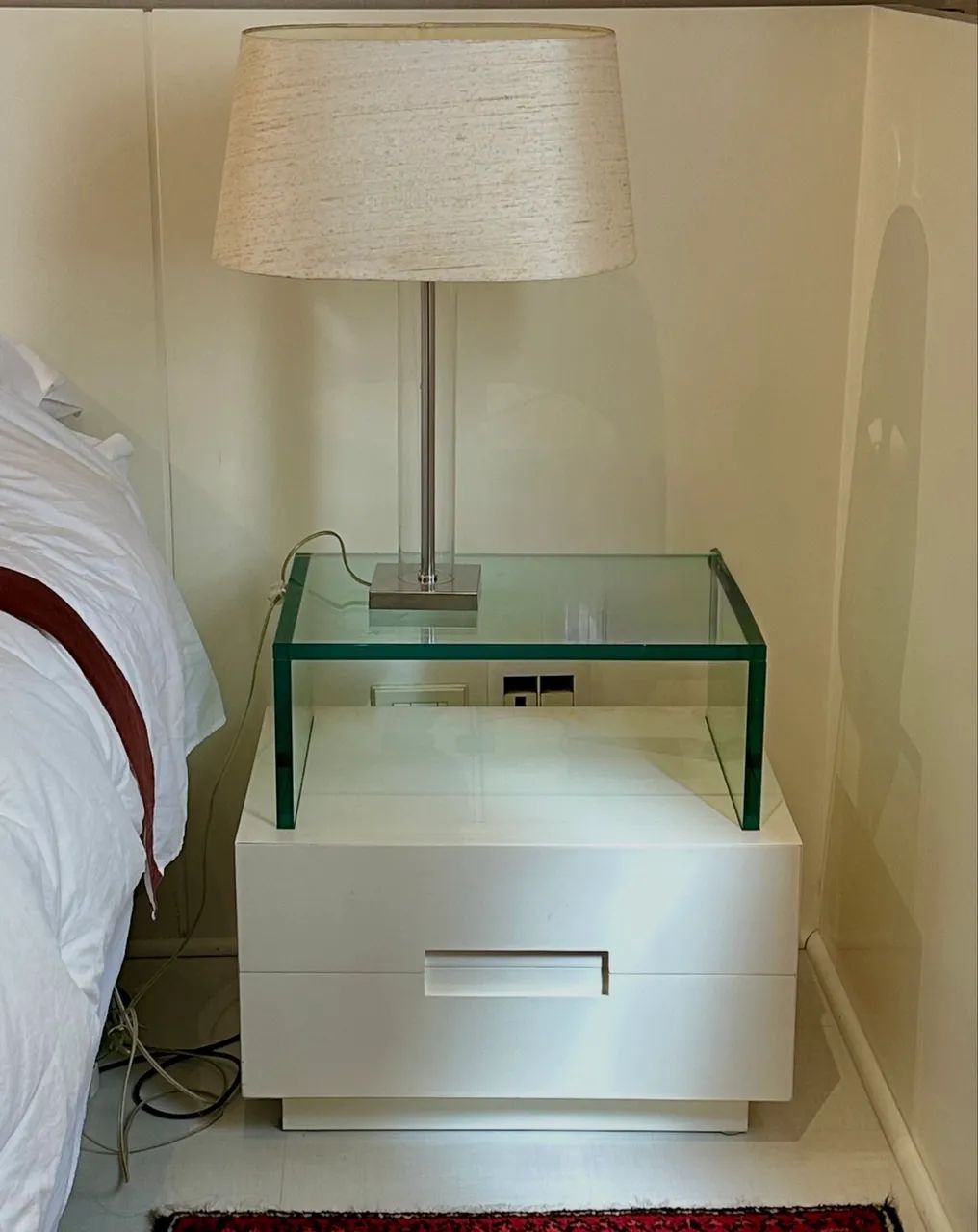 Mesa cabeceira moderna