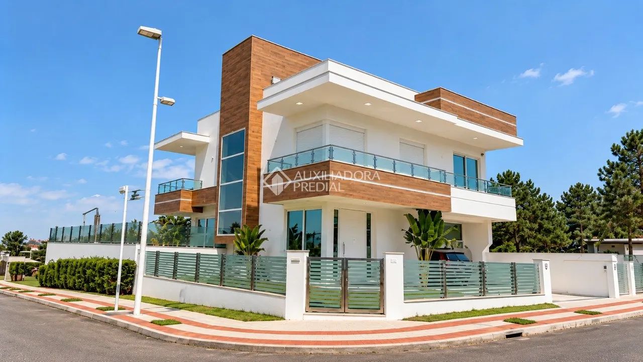 Aluga Casa na Lagoa da Conceição, 4 Quartos, Florianópolis - SC