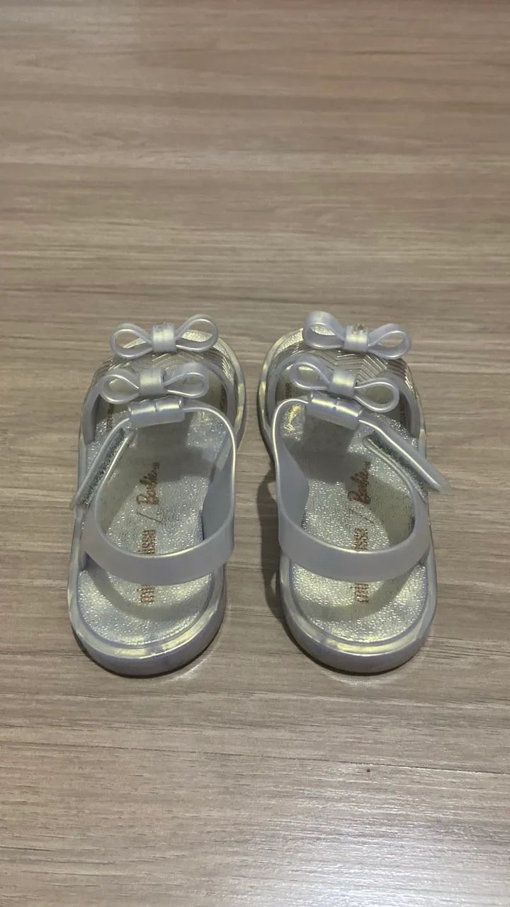 sandália mini melissa dream ouro perolado 25 - Foto 4