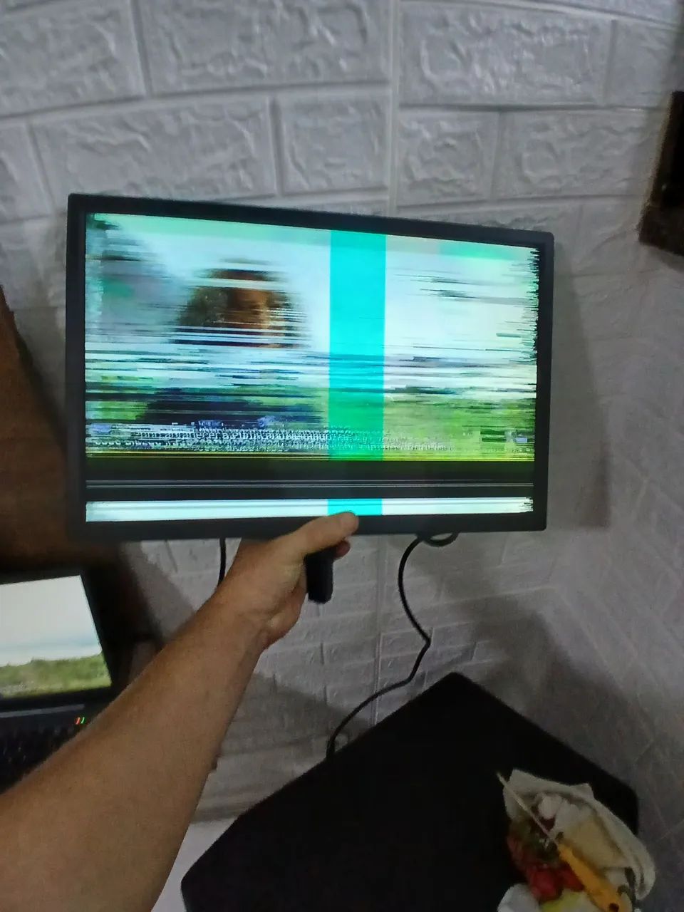 Monitor Prizi 19 polegadas com defeito  - Foto 5