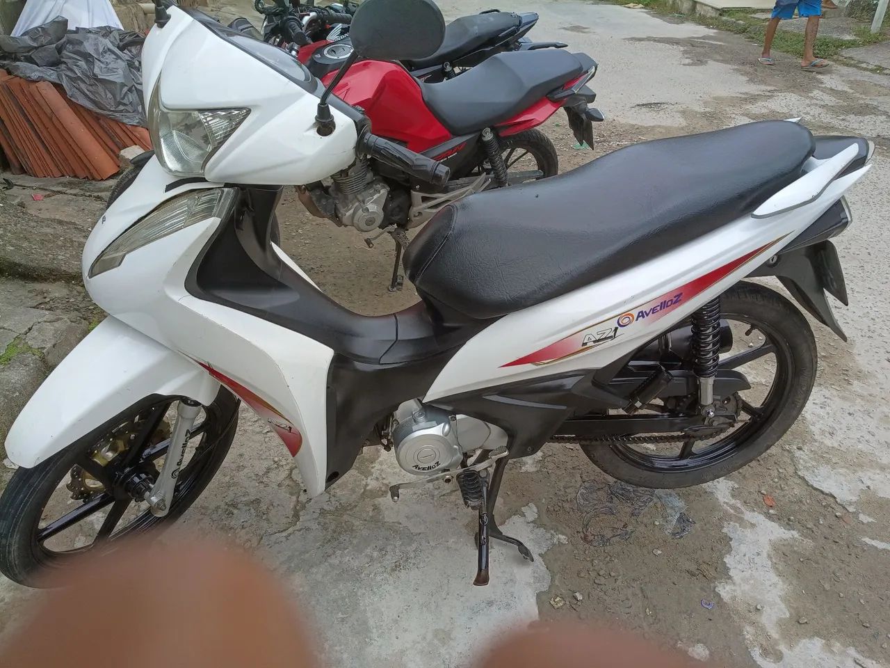 vende se uma aveloz bem conservada nada atrasado  - Foto 4
