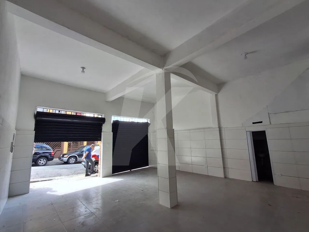 Salão comercial com banheiro - Foto 3