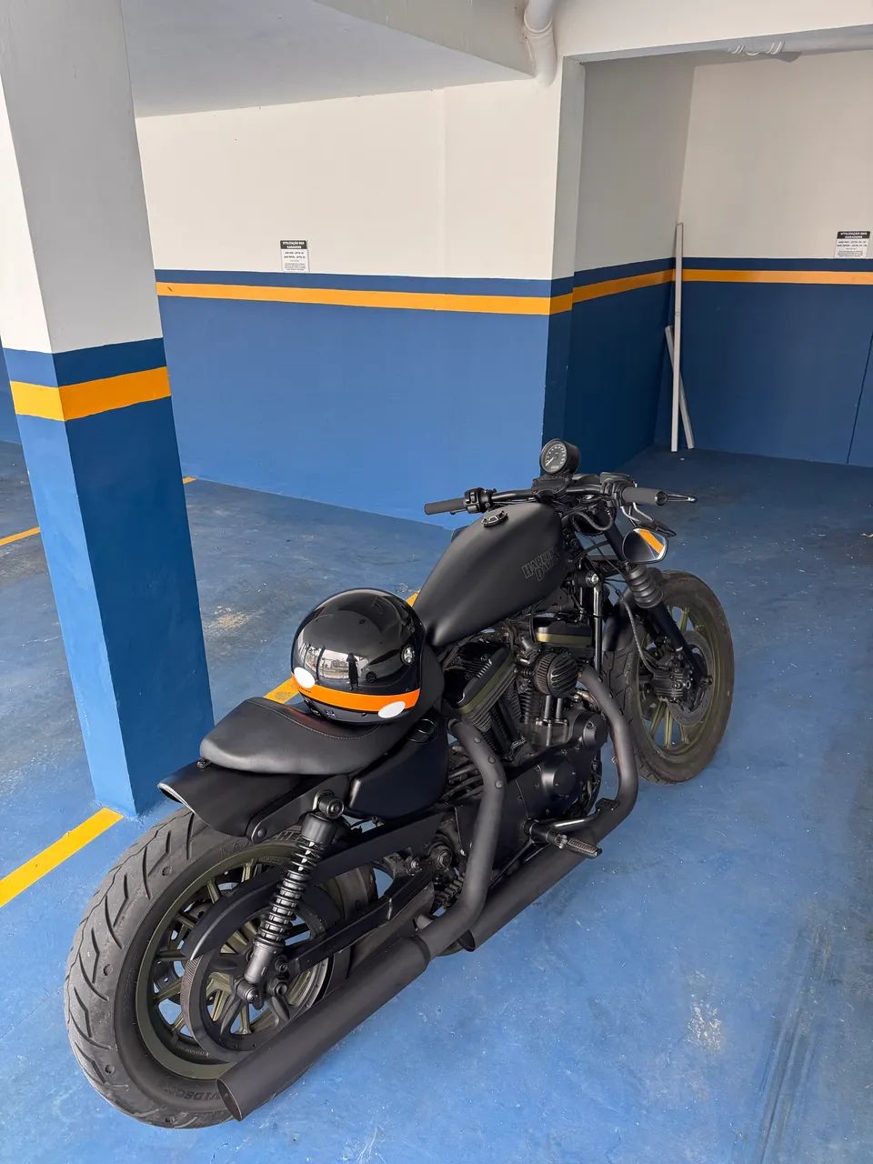 Harley Davidson 883R 2009 - Foto 2