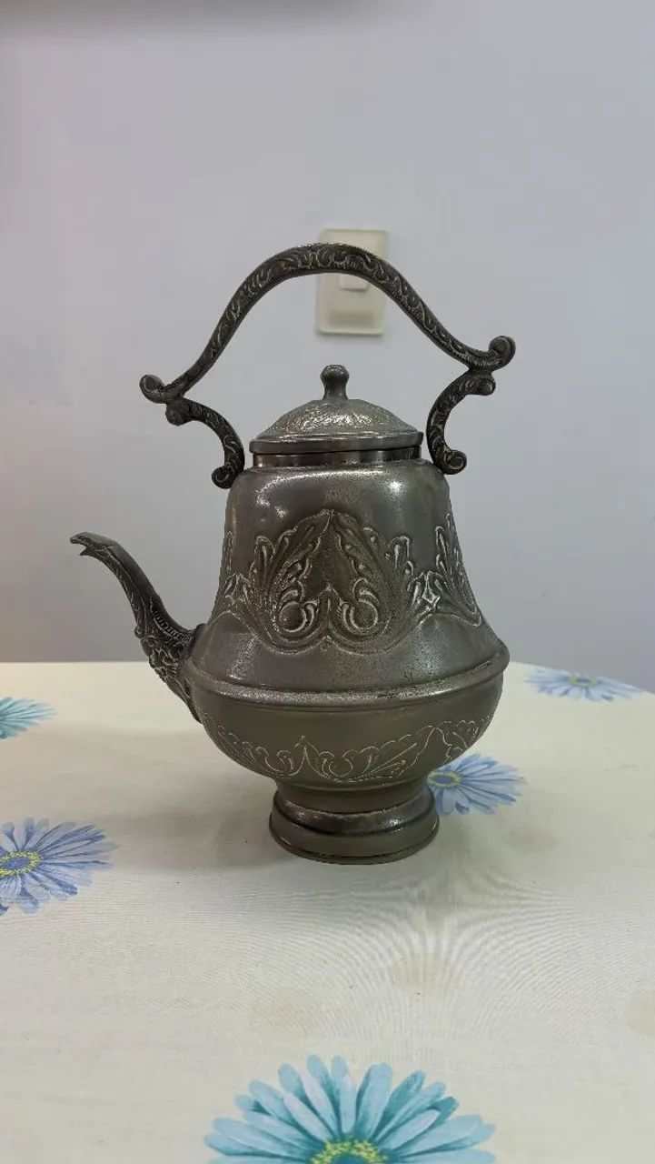 Chaleira em Prata Ornamentada