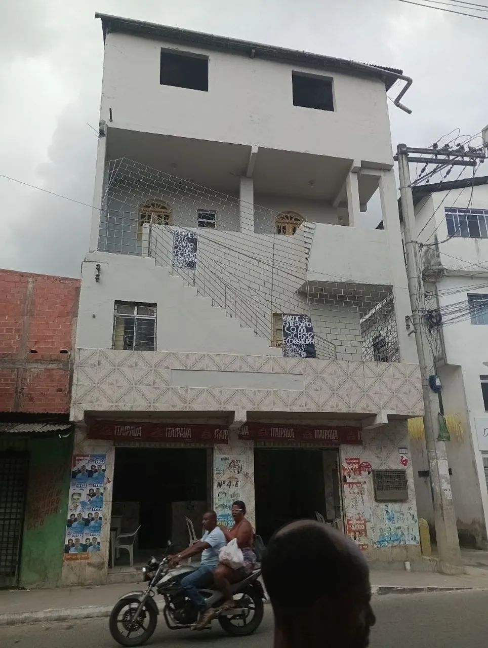 Vendo este ponto comercial+duas casas e cobertura  - Foto 5