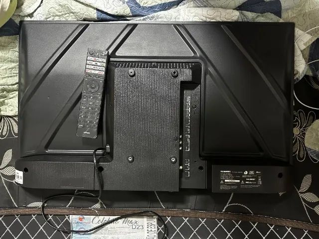 Vendo Televisão Toshiba Muito nova na caixa 32 polegadas SMART - Foto 3