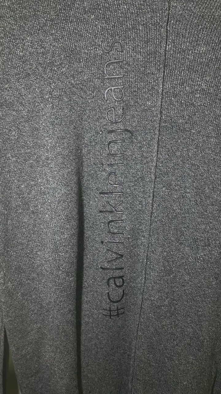 suéter gola V - tamanho M cinza - Calvin Klein Jeans - Foto 2