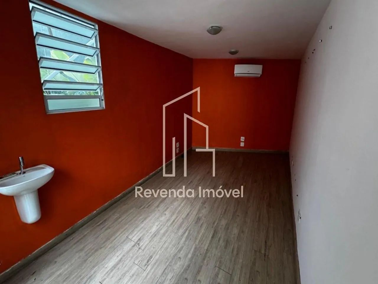 EXCELENTE SALA COMERCIAL241 M²