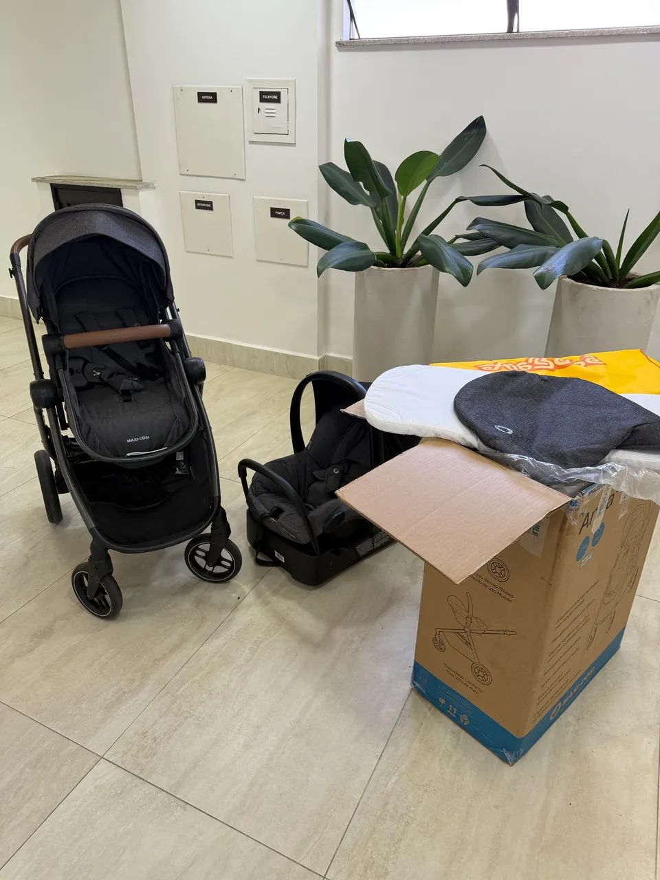 Carrinho e bebê conforto MaxiCosi Anna 3 SEMINOVO - Foto 2