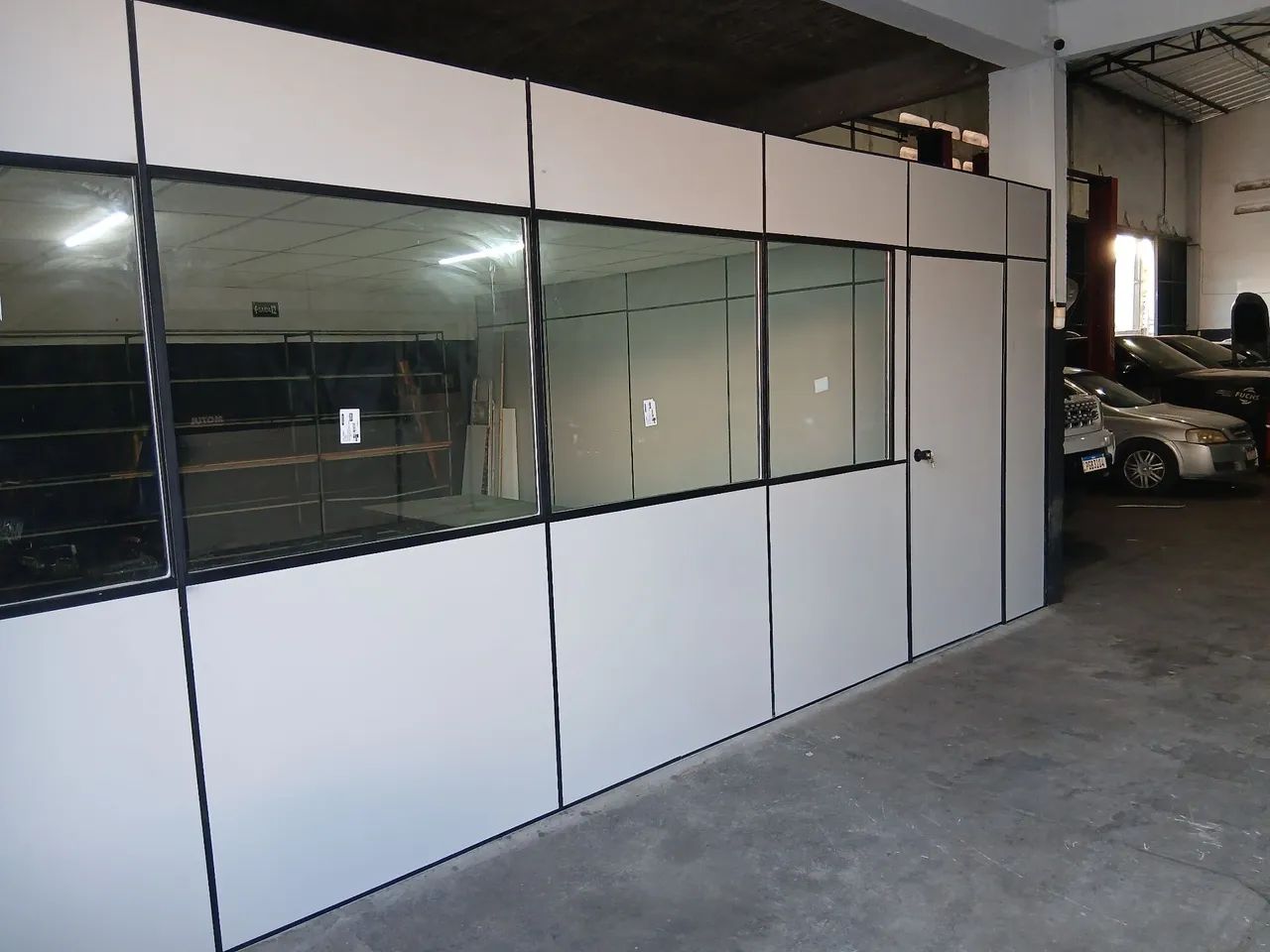 Divisória nova 4.40 x 2.60 com porta (instalada) - Foto 4