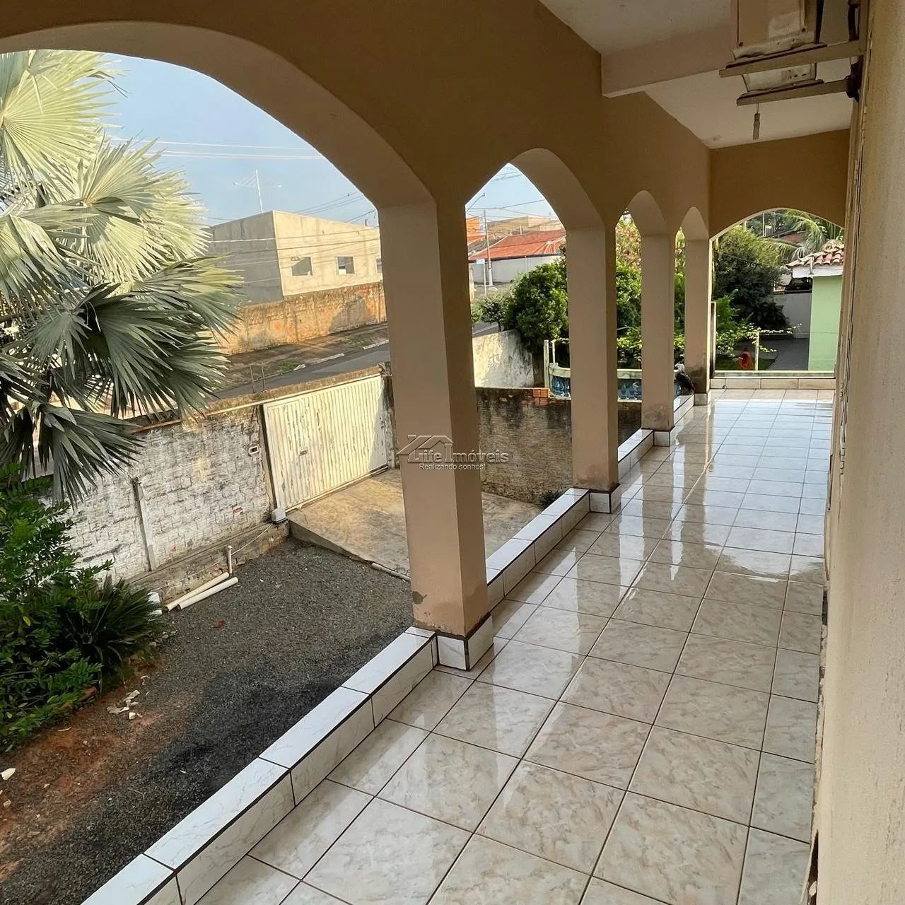 Chácara com 2 sobrados e piscina - Foto 3