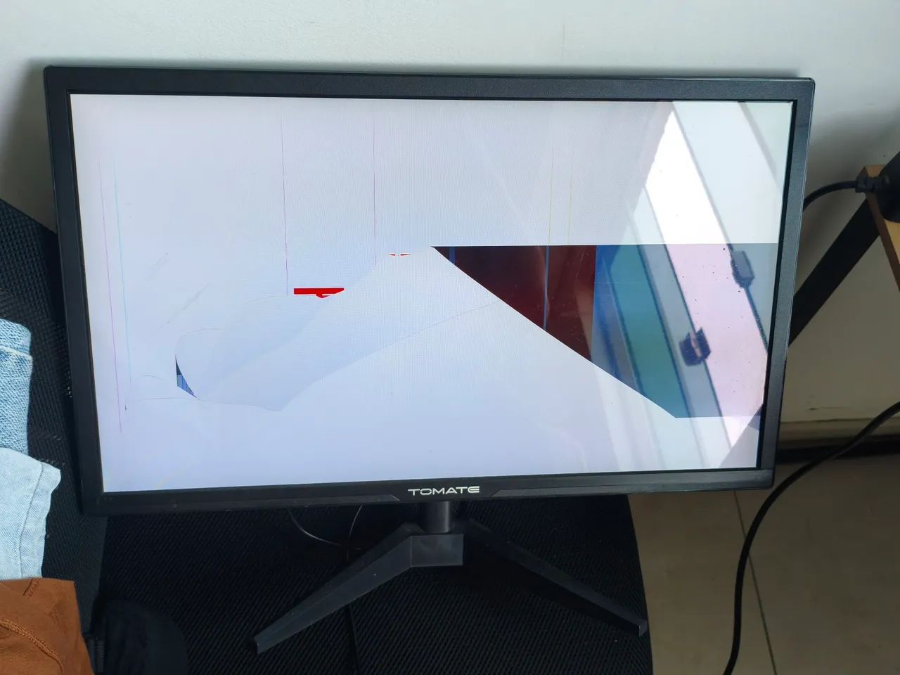 Monitor Tomate 17 polegadas, com defeito 