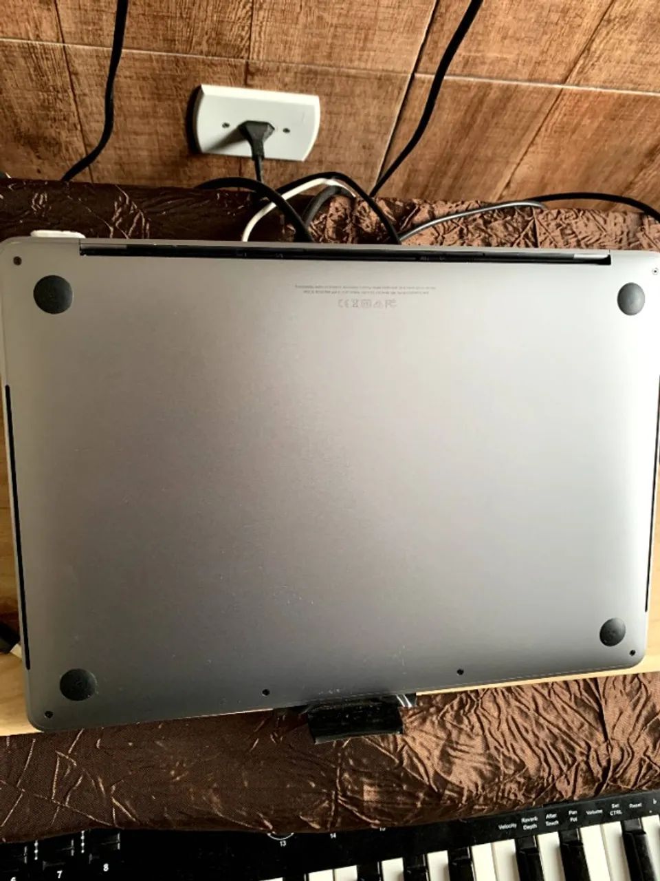 Macbook Pro 2018 TouchBar -  i5 | Quad Core | 256GB SSD | 8GB RAM | 13"|  - Foto 5