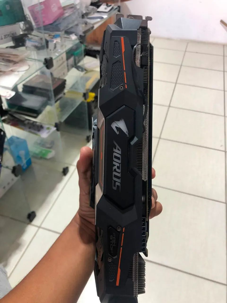 RX 580XTR 8GB  AORUS ELITE  - Foto 2