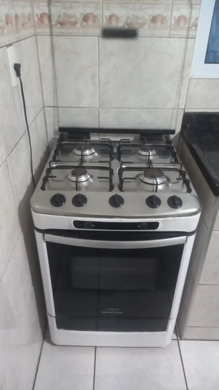 Fogão Brastemp Unique usado.