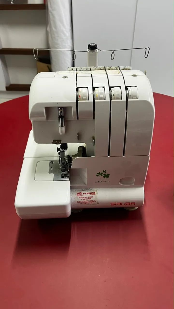 Máquina Overlock Siruba HSO-747D 4 Fios - Revisada/Funcionando