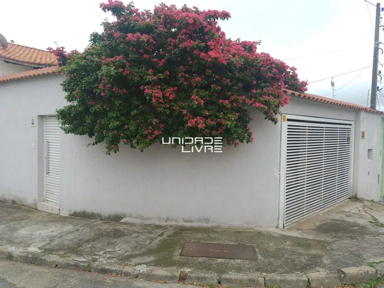 Casa a venda de esquina - Vila Lavinia