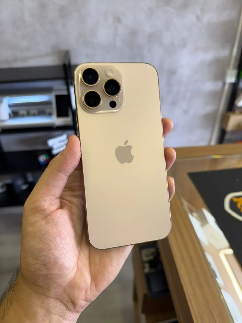 iPhon 16 Pro max 256gb Desert Titanium + caixa - Foto 2