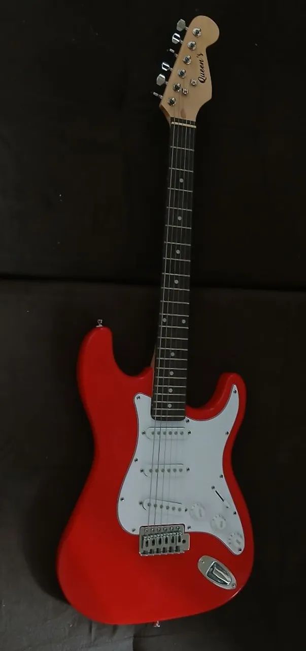 Guitarra Vermelha e Branca - Semi Nova