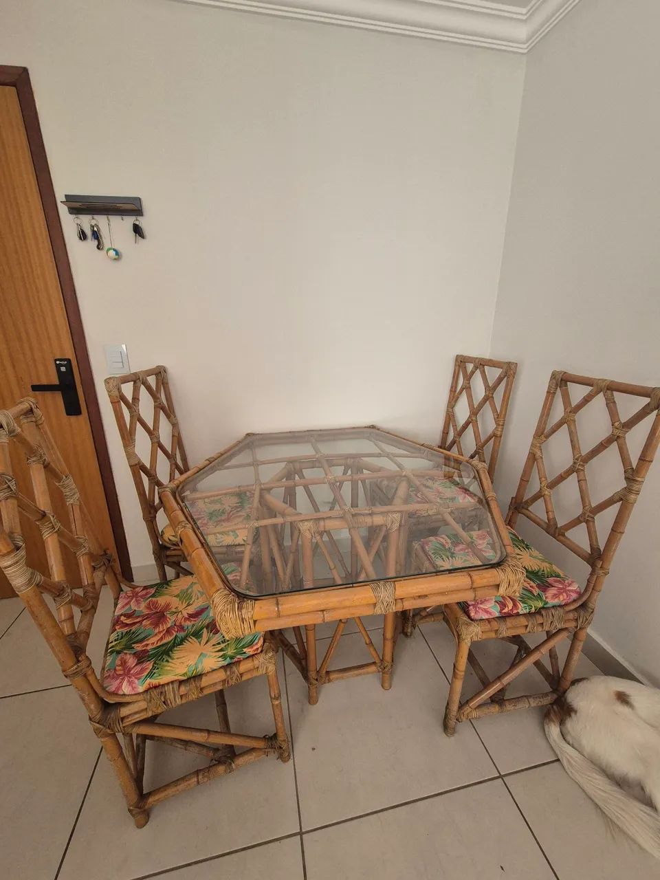 Conjunto mesa de jantar cana da índia 