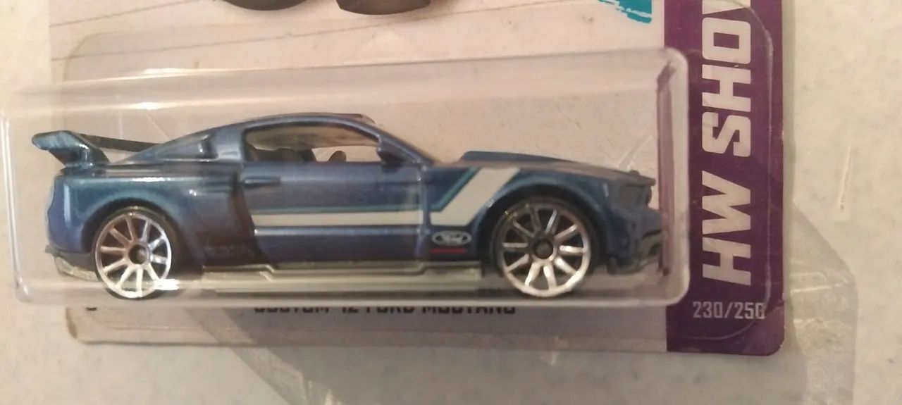 Hot Wheels Ford Mustang 12台セット Carrinho da hot wheels CUSTOM '12 FORD MUSTANG - Brinquedos e