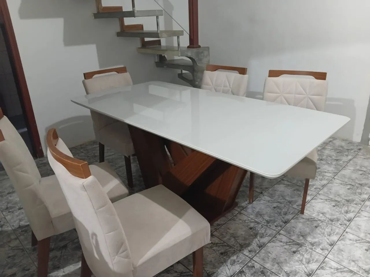 Mesa de jantar com 6 cadeira semi nova65204504441729122