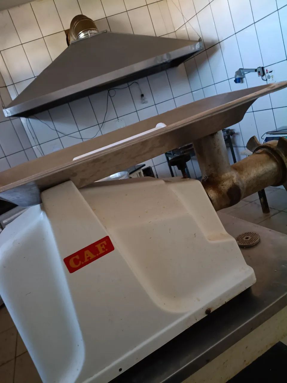 Vendo máquina de moer marca CAF boca 98  - Foto 2