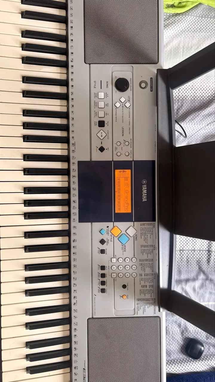 Teclado Eletrônico Yamaha PSR-E323