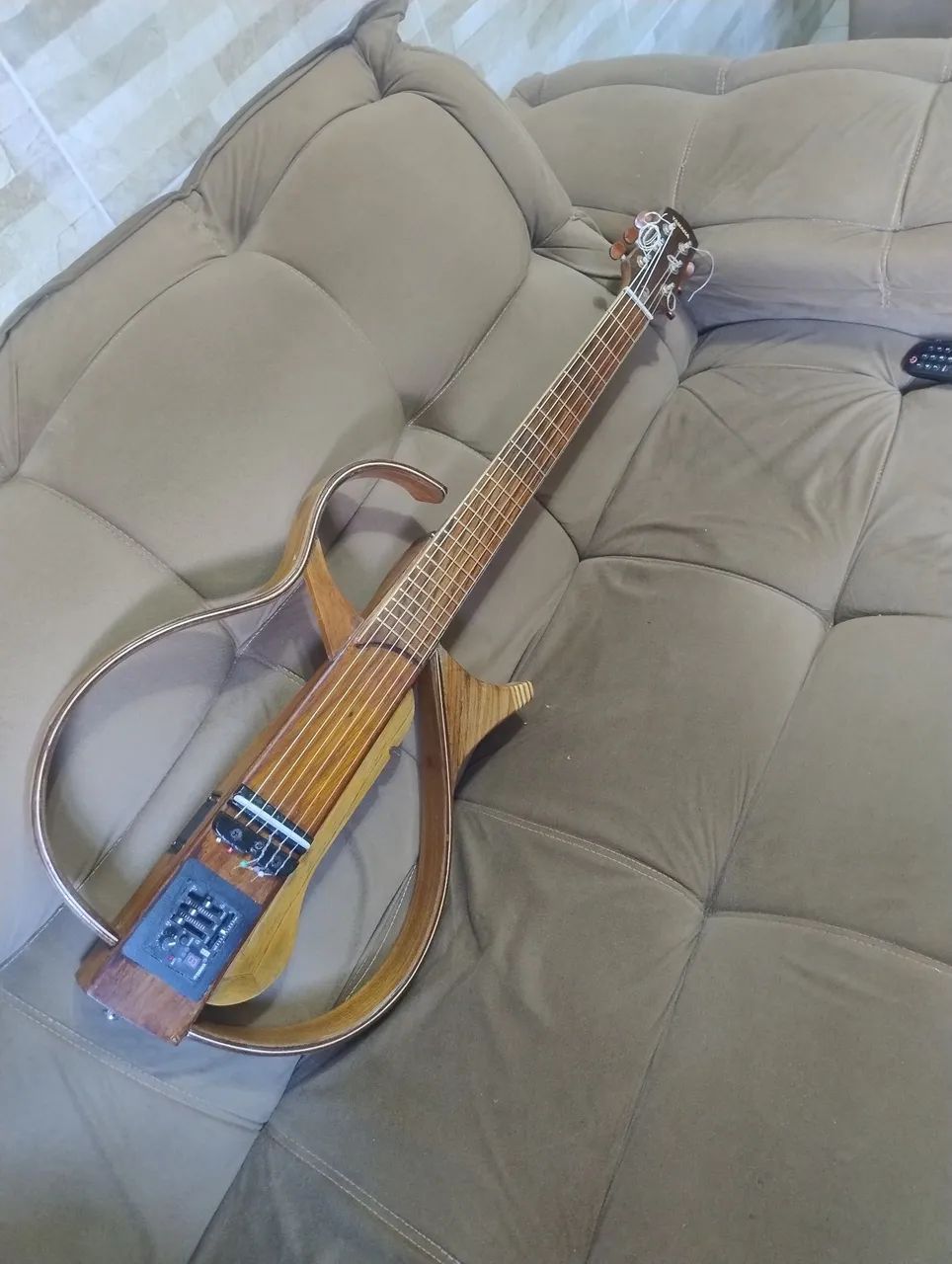 Violão vazando luthier regulado com cordas de náilon  - Foto 2