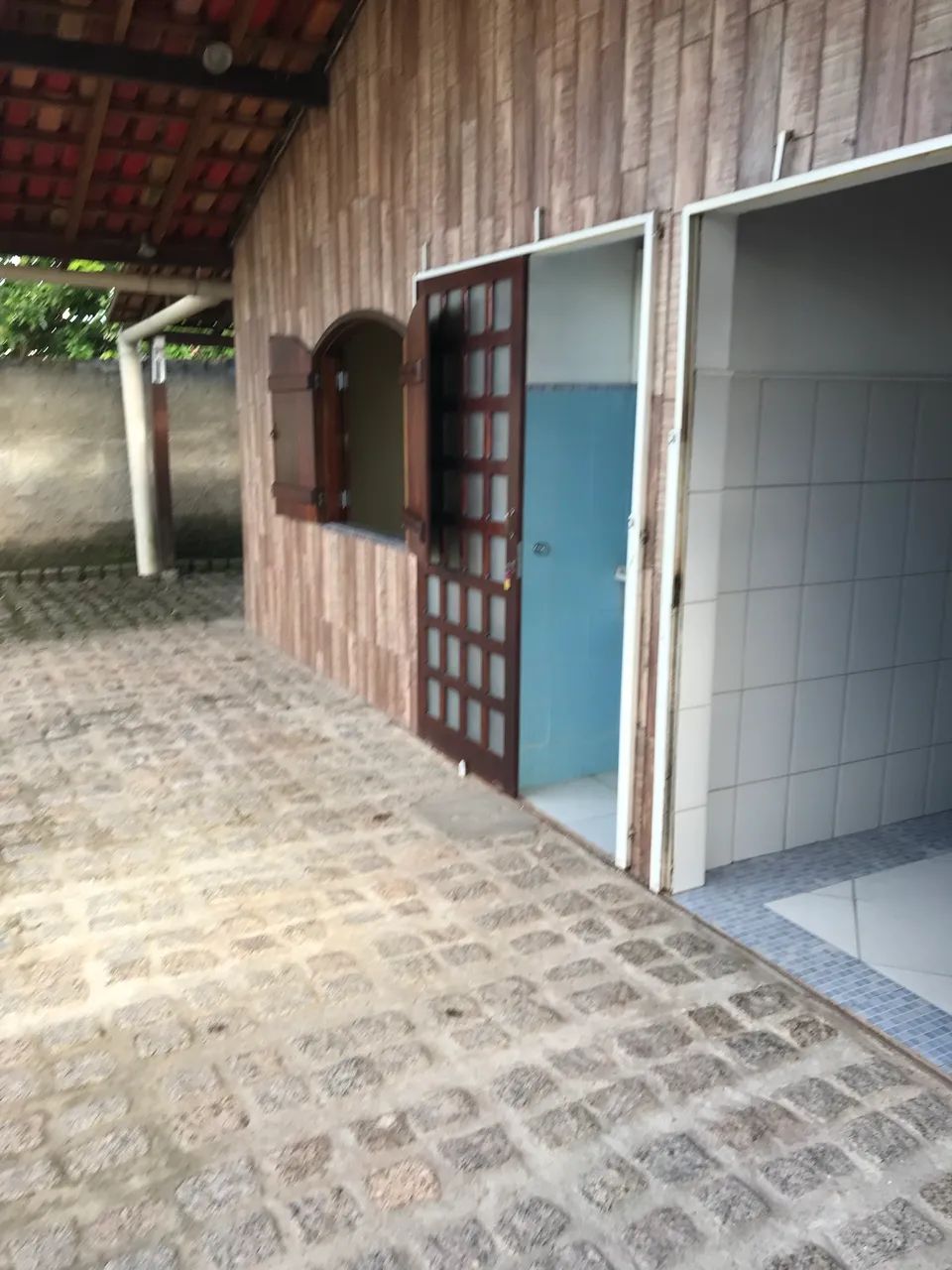 Alugo casa 3 quartos com 2 suítes ajardinada - Foto 4