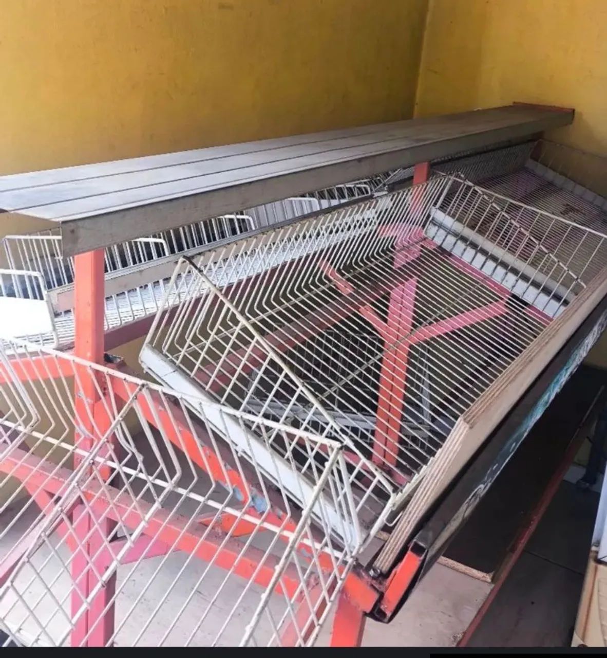 Vende-se Repositor de frutas.