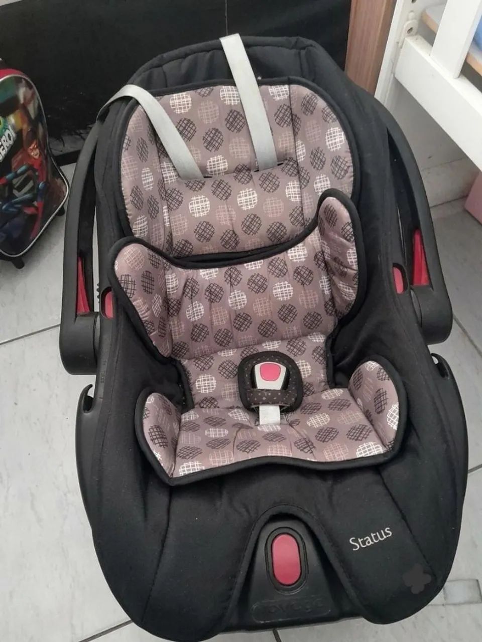 Vendo coisas de bebê 