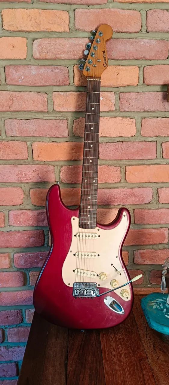 Guitarra antiga com CGC - Foto 3
