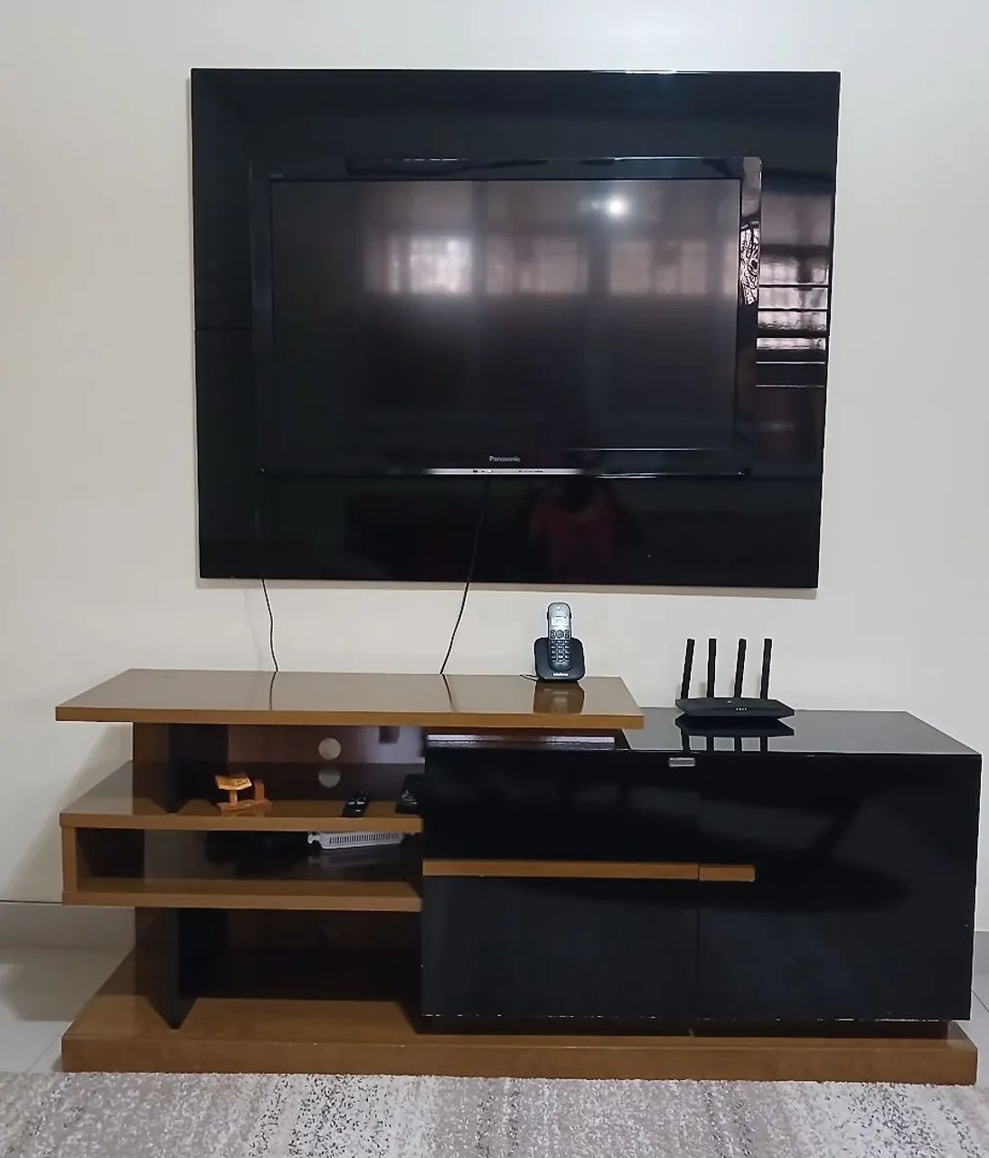 Rack,  painel da TV  e mesa de centro 