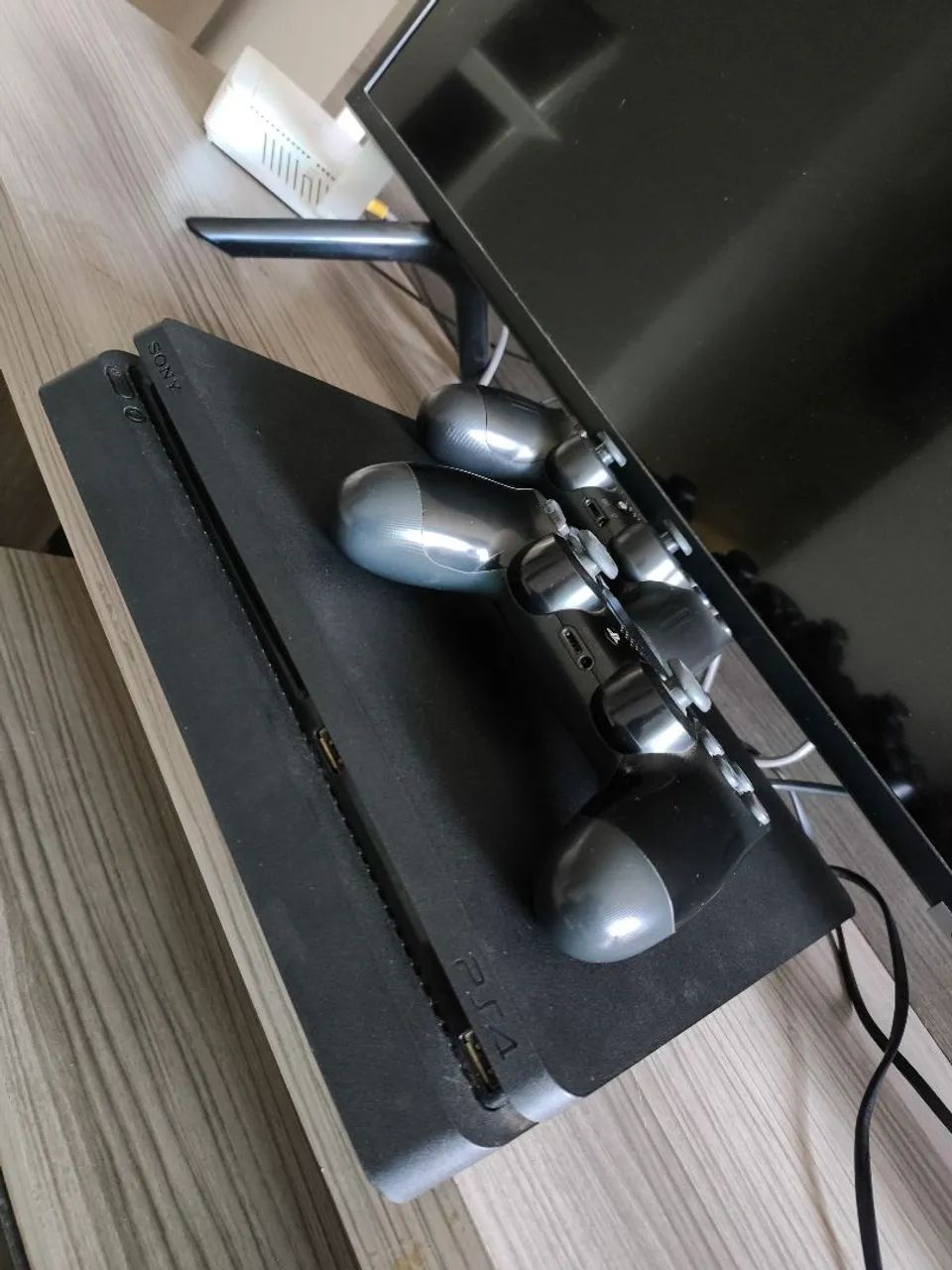 PS4 1TB - Foto 3
