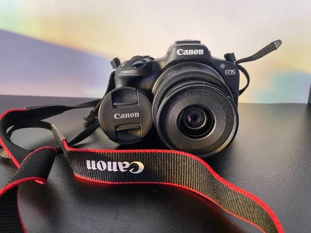 Canon EOS R50 - Ótimo Estado - Menos de 1.000 Cliques